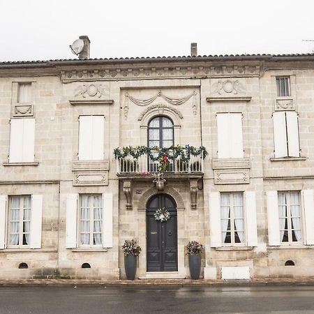 Le Grand Echiquier Hotel Coutras Exterior photo